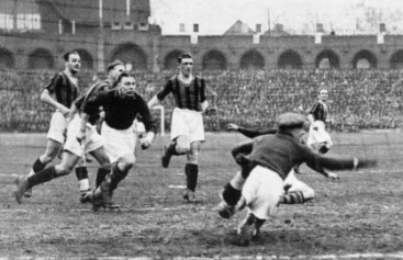 Sunday 26 April 1936, kl 13:30  AIK - GAIS 2-0 (1-0)  Stockholms stadion, Stockholm