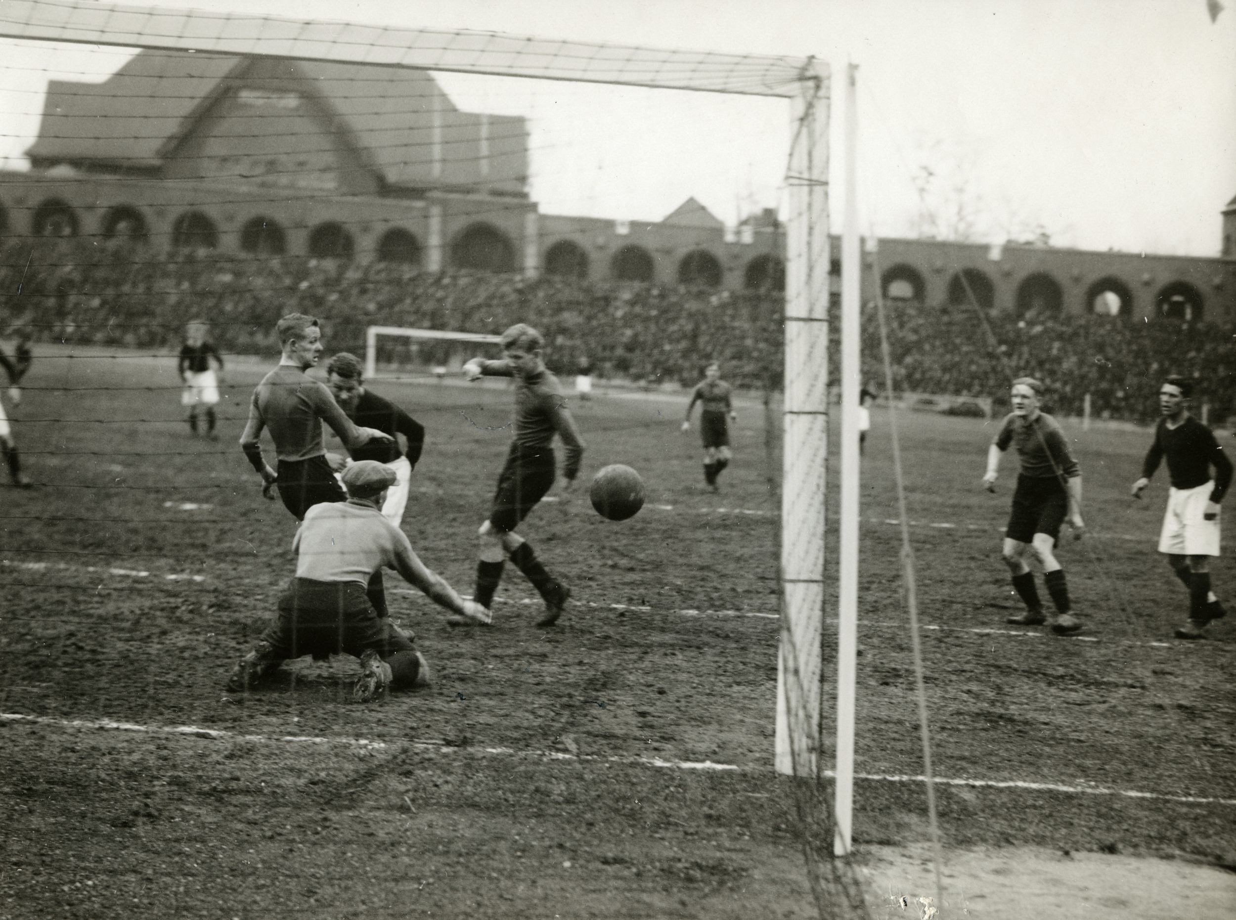 Sunday 11 September 1927, kl 13:30  AIK - IF Elfsborg 2-0 (1-0)  Råsunda IP, Solna